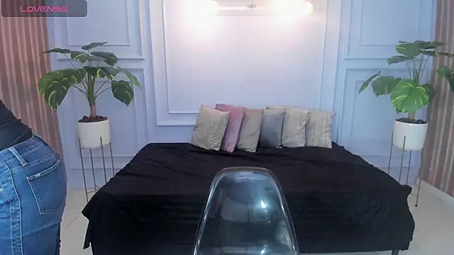 cintiagreyx online show from March 2026 11:27:01 AM