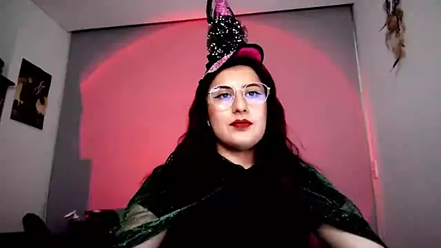 Snapshot of Scarlett_Sen chatting on October 2025 01:48:02 PM Scarlett Sen online show from October 2025 01:48:02 PM