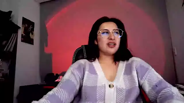 Snapshot of Scarlett_Sen chatting on November 2025 12:26:01 PM Scarlett Sen online show from November 2025 12:26:01 PM