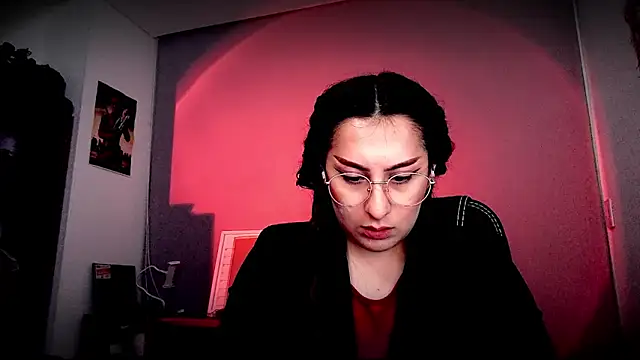 Snapshot of Scarlett_Sen chatting on December 2025 03:18:02 PM Scarlett Sen online show from December 2025 03:18:02 PM