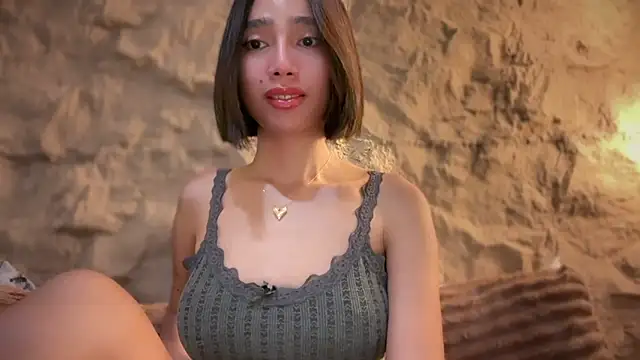 Snapshot of GenesisCastillano chatting on May 2026 10:12:02 AM GenesisCastillano online show from May 2026 10:12:02 AM