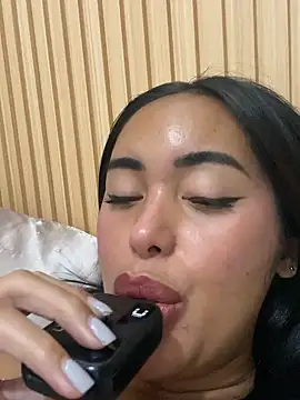 Snapshot of HeavenlyStar chatting on November 2025 06:12:01 AM HeavenlyStar online show from November 2025 06:12:01 AM