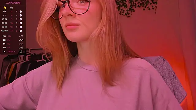 mollytuck online show from October 2025 03:53:01 PM