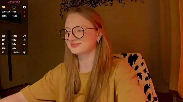 Snapshot of mollytuck chatting on April 2026 04:26:01 PM mollytuck online show from April 2026 04:26:01 PM