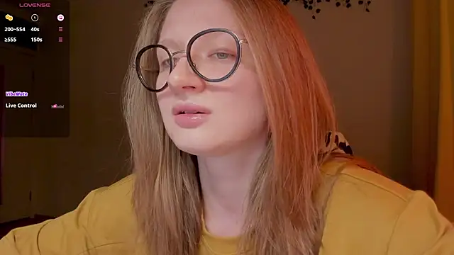 Snapshot of mollytuck chatting on April 2026 03:17:02 PM mollytuck online show from April 2026 03:17:02 PM