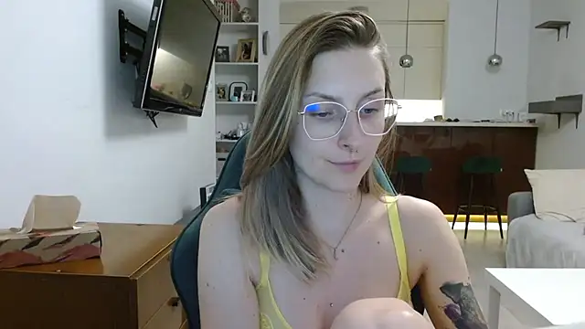 Snapshot of illusorycat chatting on September 2025 07:38:01 PM illusorycat online show from September 2025 07:38:01 PM