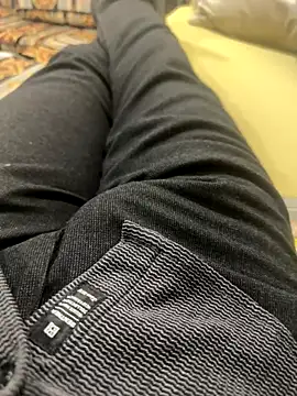 Snapshot of MAHKE12 chatting on October 2025 04:15:02 PM MAHKE12 online show from October 2025 04:15:02 PM