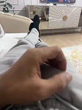 Snapshot of MAHKE12 chatting on October 2025 08:42:01 PM MAHKE12 online show from October 2025 08:42:01 PM