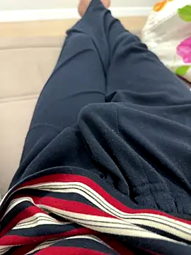 Snapshot of MAHKE12 chatting on October 2025 09:14:02 PM MAHKE12 online show from October 2025 09:14:02 PM