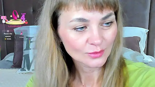 Snapshot of annasimonsj chatting on March 2026 01:10:01 AM annasimonsj online show from March 2026 01:10:01 AM