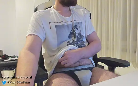 cozy-mike online show from February 2025 01:40:02 AM