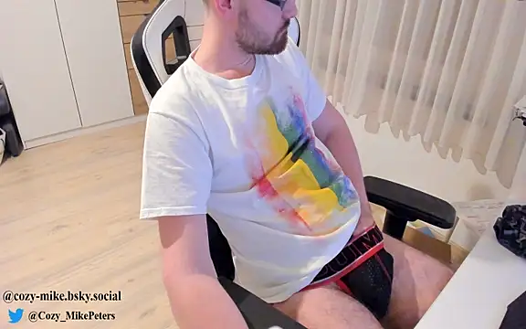 cozy-mike online show from March 2025 01:32:02 AM