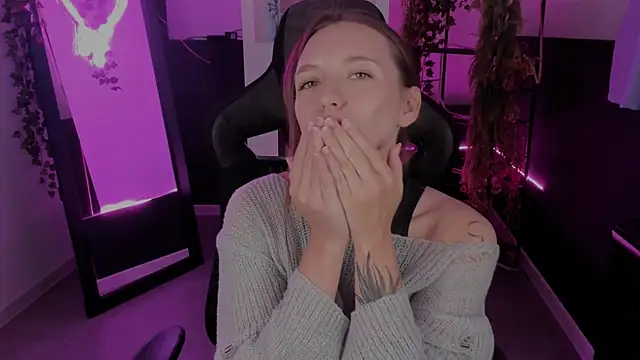 Snapshot of JennyDens chatting on September 2025 03:28:02 PM JennyDens online show from September 2025 03:28:02 PM