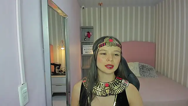 LORELAIGIVEN online show from October 2025 12:39:02 PM