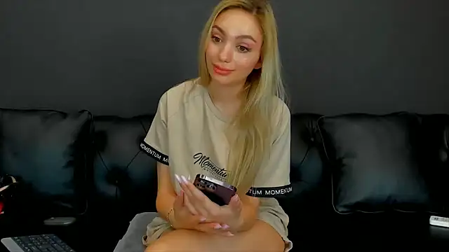 HaleySweet18 online show from June 2026 05:12:01 AM