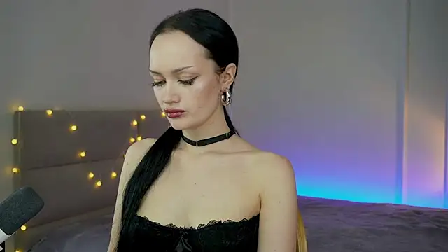 QueenAliss online show from June 2026 07:51:01 AM