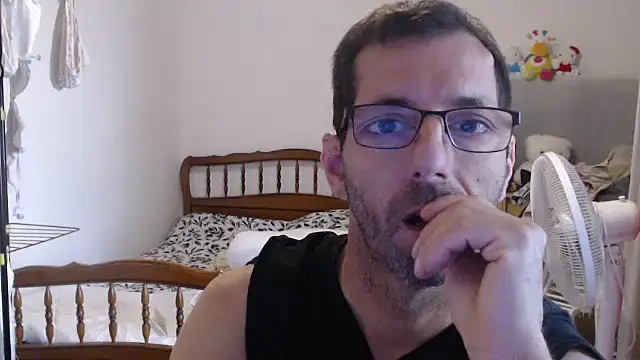 Snapshot of steph19x5 chatting on October 2025 08:23:02 AM steph19x5 online show from October 2025 08:23:02 AM