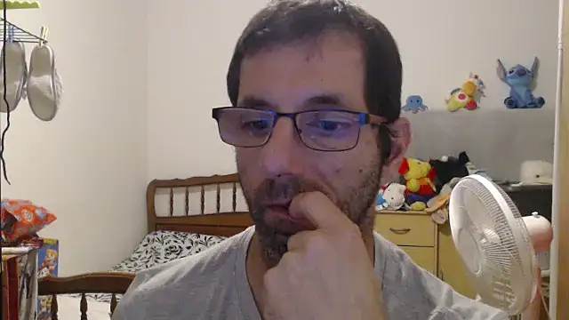 Snapshot of steph19x5 chatting on November 2025 05:23:02 PM steph19x5 online show from November 2025 05:23:02 PM