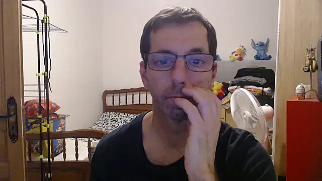 Snapshot of steph19x5 chatting on November 2025 04:50:02 PM steph19x5 online show from November 2025 04:50:02 PM