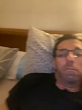 Snapshot of steph19x5 chatting on November 2025 11:38:02 PM steph19x5 online show from November 2025 11:38:02 PM