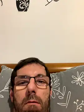 Snapshot of steph19x5 chatting on November 2025 09:17:01 PM steph19x5 online show from November 2025 09:17:01 PM