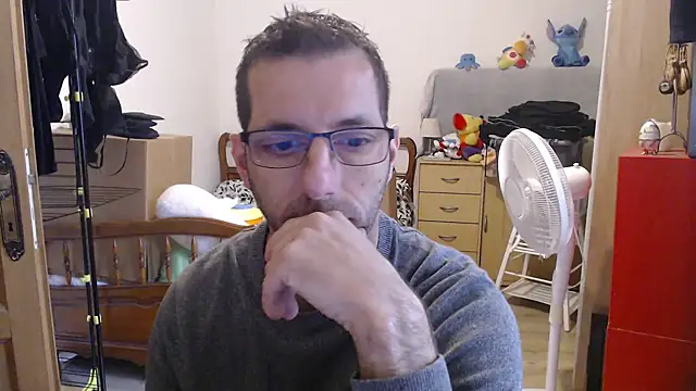 Snapshot of steph19x5 chatting on December 2025 10:57:01 AM steph19x5 online show from December 2025 10:57:01 AM