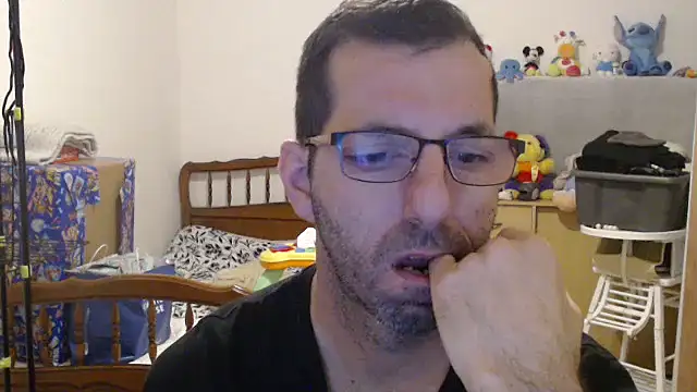 Snapshot of steph19x5 chatting on December 2025 06:52:01 AM steph19x5 online show from December 2025 06:52:01 AM