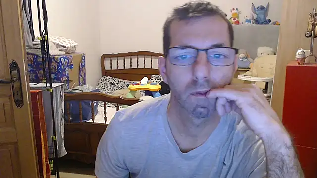 Snapshot of steph19x5 chatting on December 2025 06:52:01 AM steph19x5 online show from December 2025 06:52:01 AM