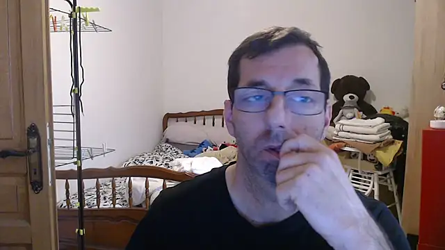 Snapshot of steph19x5 chatting on February 2026 10:03:02 AM steph19x5 online show from February 2026 10:03:02 AM