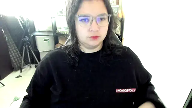 aika-dreams online show from November 2025 12:42:01 PM