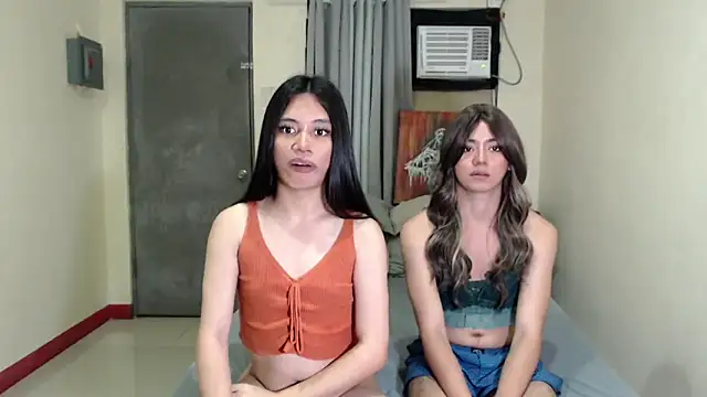 Snapshot of Urworldclasstrans chatting on January 2025 07:51:02 PM Urworldclasstrans online show from January 2025 07:51:02 PM