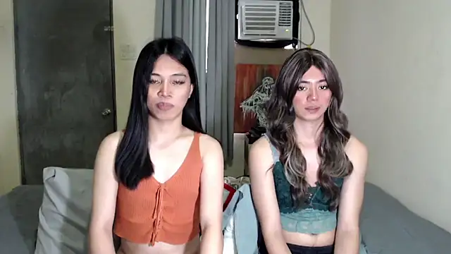 Snapshot of Urworldclasstrans chatting on March 2025 06:05:01 AM Urworldclasstrans online show from March 2025 06:05:01 AM