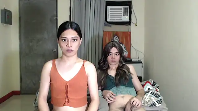 Snapshot of Urworldclasstrans chatting on September 2025 11:43:01 AM Urworldclasstrans online show from September 2025 11:43:01 AM