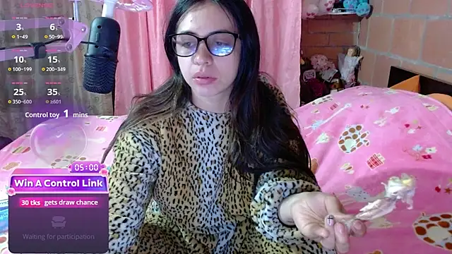 Maggie Fox3 online show from April 2026 11:51:02 PM