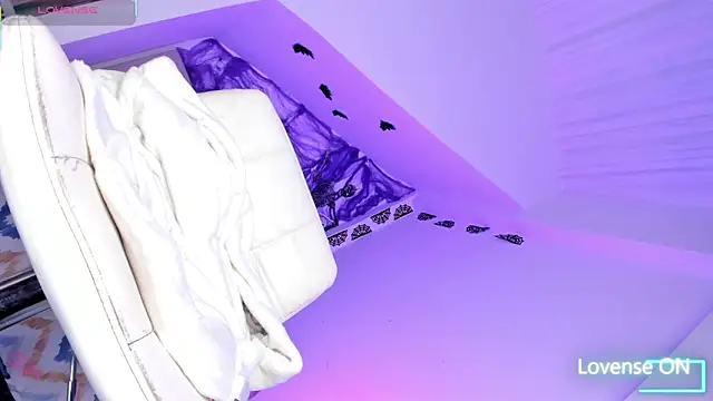 Snapshot of VictoriaVX chatting on October 2025 12:01:02 PM VictoriaVX online show from October 2025 12:01:02 PM