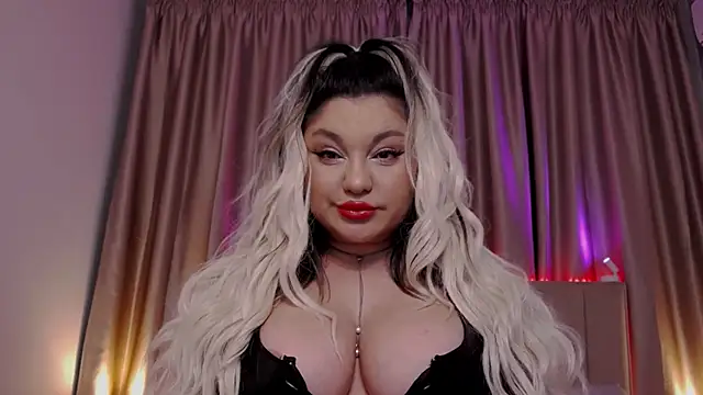 Snapshot of Larissa_K chatting on November 2025 04:41:01 PM Larissa K online show from November 2025 04:41:01 PM