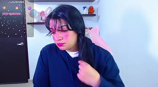 Snapshot of Vannessa__Shy chatting on February 2025 09:07:02 PM Vannessa Shy online show from February 2025 09:07:02 PM