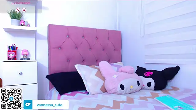 Snapshot of Vannessa__Shy chatting on September 2025 09:16:02 PM Vannessa Shy online show from September 2025 09:16:02 PM