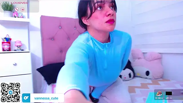 Snapshot of Vannessa__Shy chatting on September 2025 11:29:02 PM Vannessa Shy online show from September 2025 11:29:02 PM