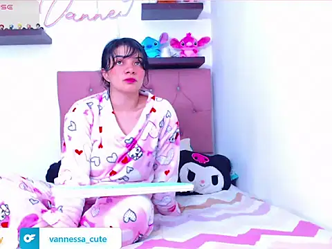 Snapshot of Vannessa__Shy chatting on October 2025 01:47:02 AM Vannessa Shy online show from October 2025 01:47:02 AM