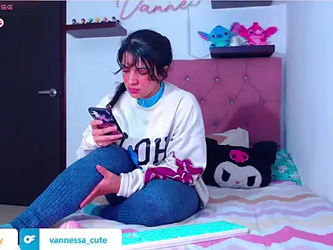 Snapshot of Vannessa__Shy chatting on October 2025 03:12:02 AM Vannessa Shy online show from October 2025 03:12:02 AM