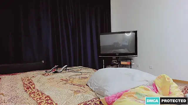 Snapshot of Larisa_Sign chatting on October 2025 11:36:01 PM Larisa Sign online show from October 2025 11:36:01 PM