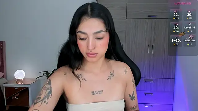 Lizzie corner v online show from February 2026 03:29:02 PM