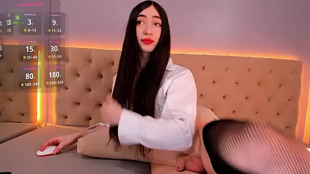 NickieRainer online show from December 2024 07:40:01 PM
