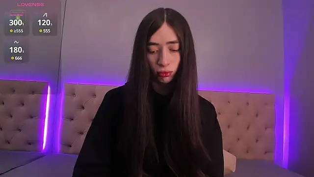 NickieRainer online show from February 2025 02:15:01 PM