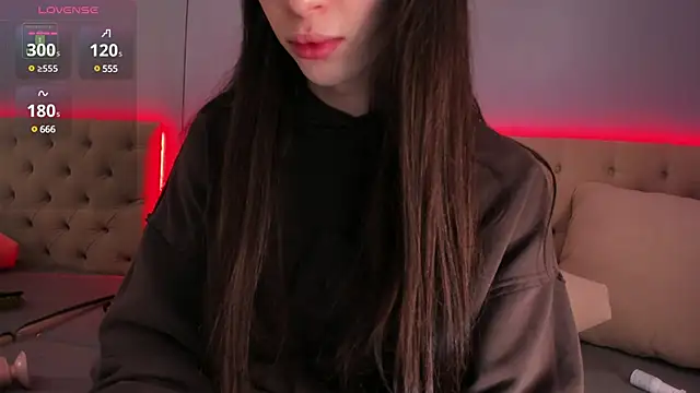 NickieRainer online show from February 2025 02:05:01 PM
