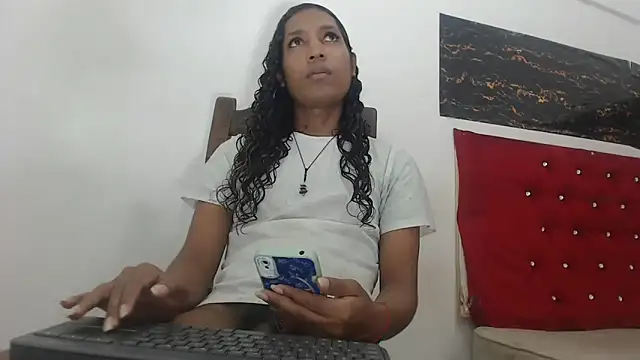 Snapshot of shairaStarr chatting on December 2024 04:10:02 AM shairaStarr online show from December 2024 04:10:02 AM