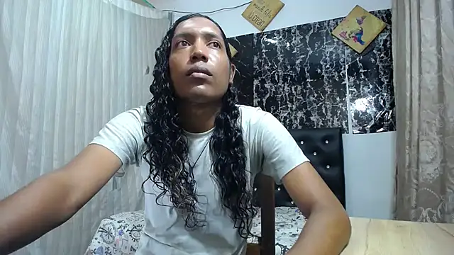 Snapshot of shairaStarr chatting on February 2025 03:27:01 PM shairaStarr online show from February 2025 03:27:01 PM