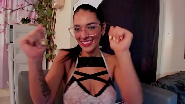 annyluna1 online show from May 2026 05:40:02 PM