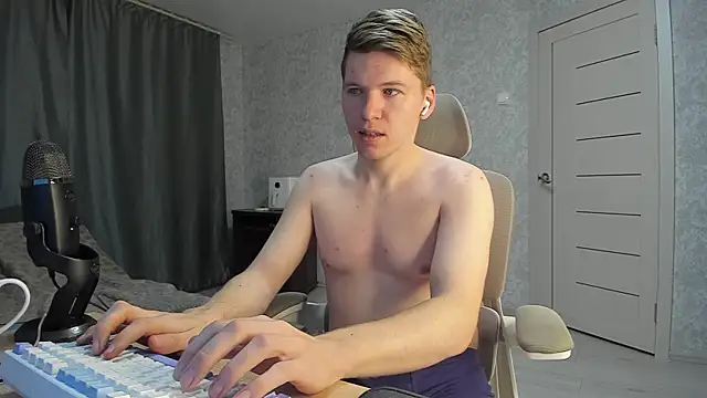 Snapshot of Bananas_dick chatting on October 2025 07:03:02 AM Bananas dick online show from October 2025 07:03:02 AM